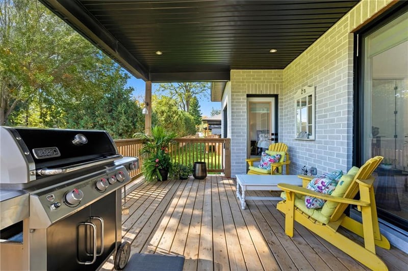 Luxury estate at 242 Mount Pleasant Street, Brantford, ON — photo 9