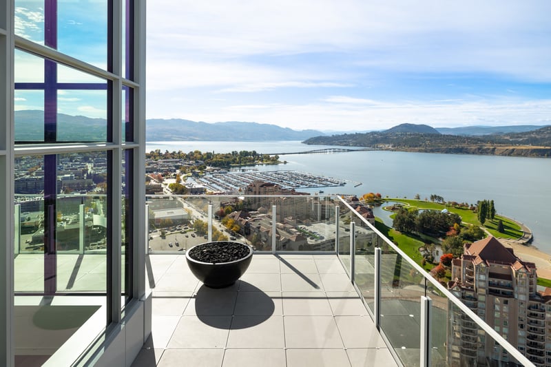 Luxury estate at 1181 Sunset Drive #2902, Kelowna, BC — photo 3