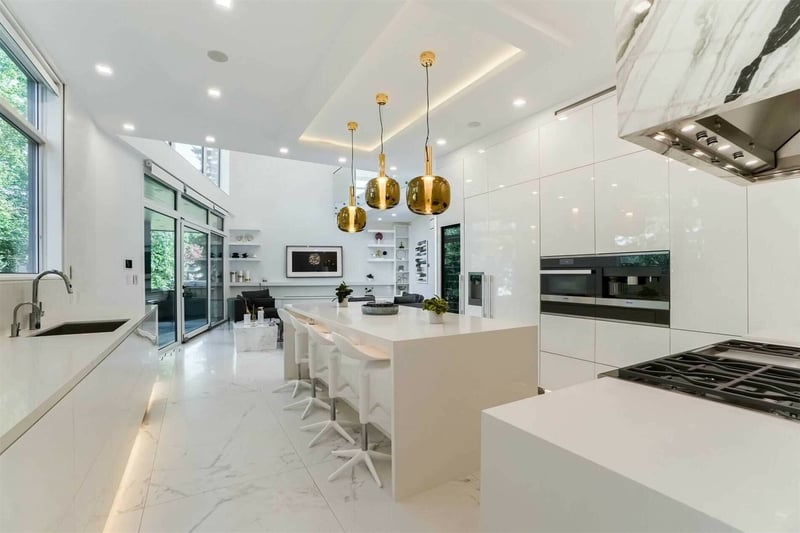 Luxury estate at 560 Shenandoah Drive N, Mississauga — photo 6