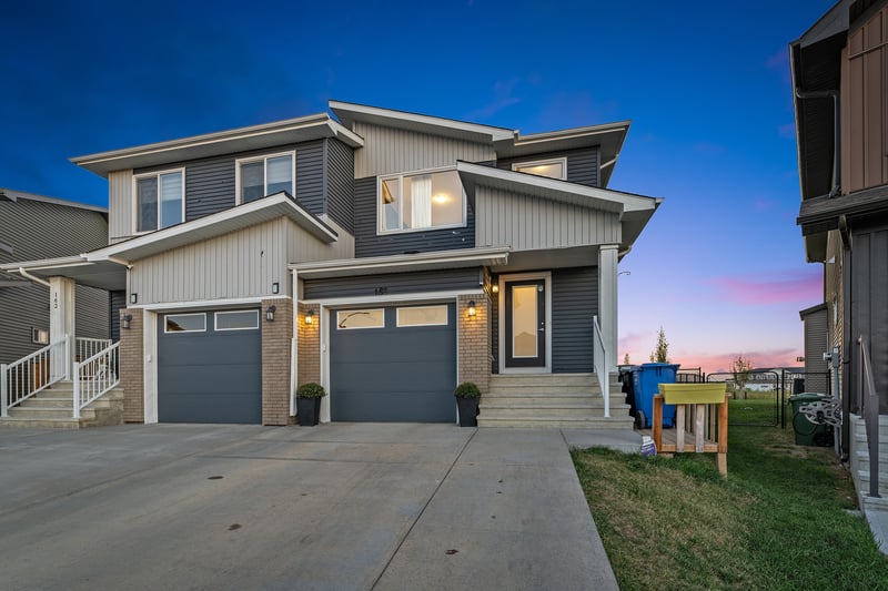 3-bedroom luxury home in 158 Carringvue Park Northwest, Calgary, AB