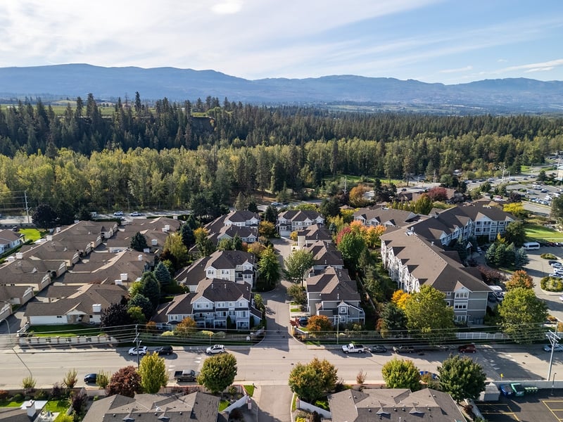 Luxury estate at 1853 Parkview Crescent #21, Kelowna, BC — photo 1