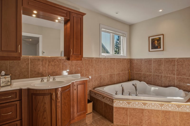 Luxury estate at 37 Rue du Roitelet, Orford, QC — photo 19