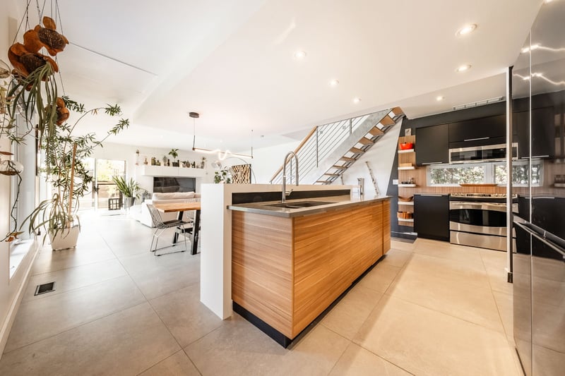 Luxury estate at 84 Rue des Chèvrefeuilles, Saint-Jean-sur-Richelieu, QC — photo 9