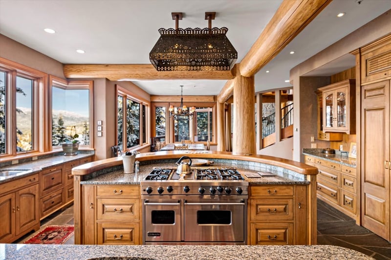 Luxury estate at 3820 Sunridge Drive, Whistler, BC — photo 9