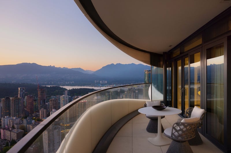 Luxury estate at 1033 Nelson Street, Vancouver, BC — photo 2
