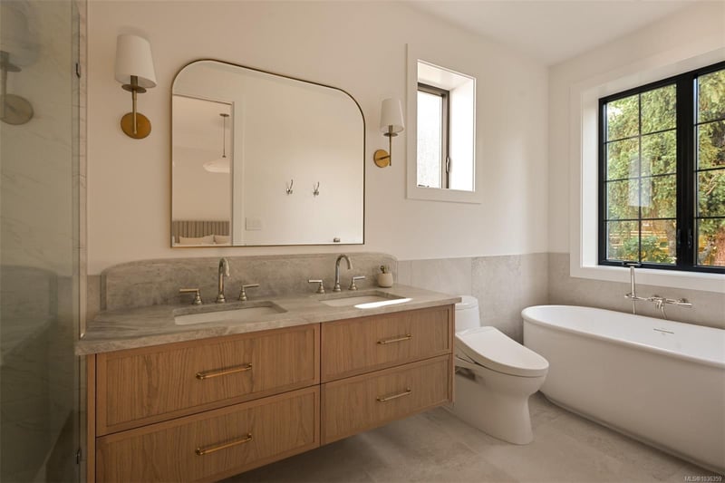 Luxury estate at 587 Oliver Street, Victoria, BC — photo 22