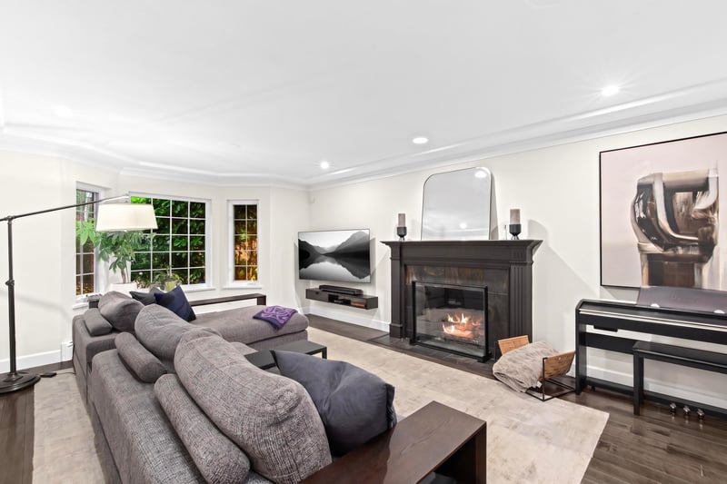 Luxury estate at 13877 32 Avenue, Surrey, BC — photo 8
