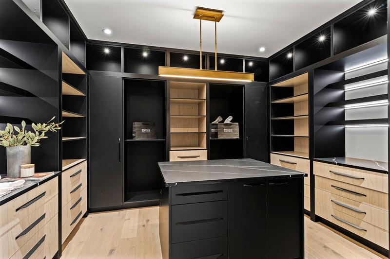 Luxury estate at 1016 Beverley Boulevard Southwest, Calgary, AB — photo 20