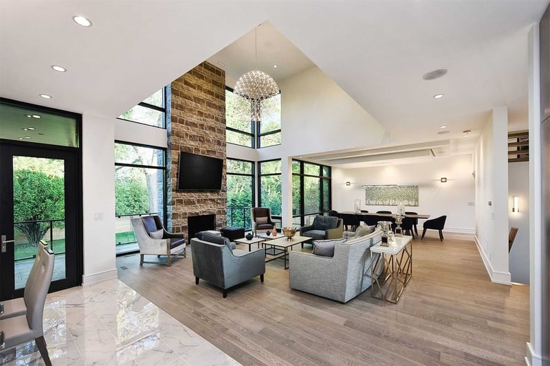 Luxury estate at 4042 Apple Valley Lane, Burlington — photo 6