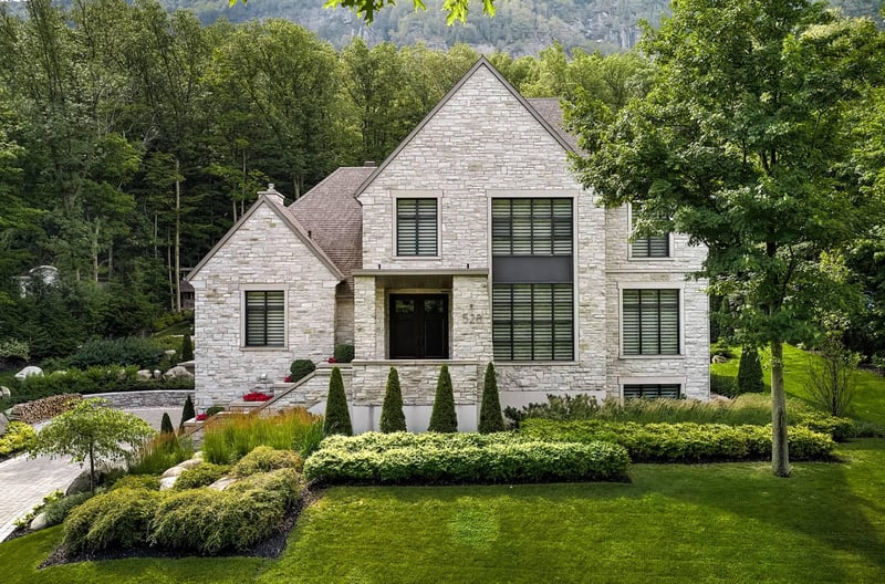 Luxury estate at 528 Rue du Sommet, Mont Saint-Hilaire — photo 2