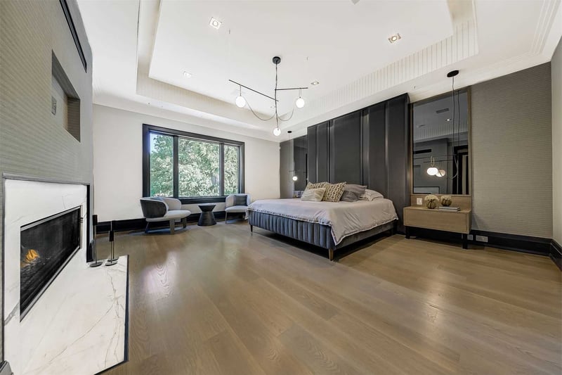 Luxury estate at 211 Glencairn Avenue, Toronto — photo 11