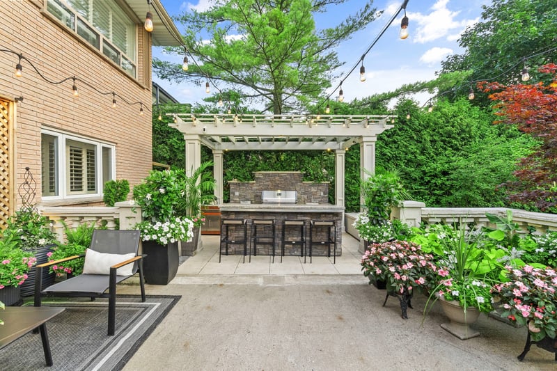 Luxury estate at 14 Delbrook Court, Hamilton, ON — photo 15