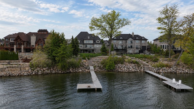 Luxury estate at 39 Plunkett Court, Barrie, ON — photo 6