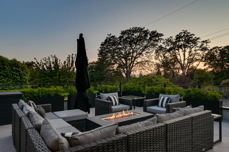 Luxury estate at 717 Robleda Crescent, Victoria, BC — photo 14
