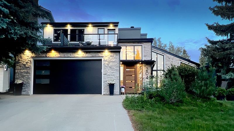 Luxury estate at 204 Pump Hill View SW, Calgary, AB — photo 3
