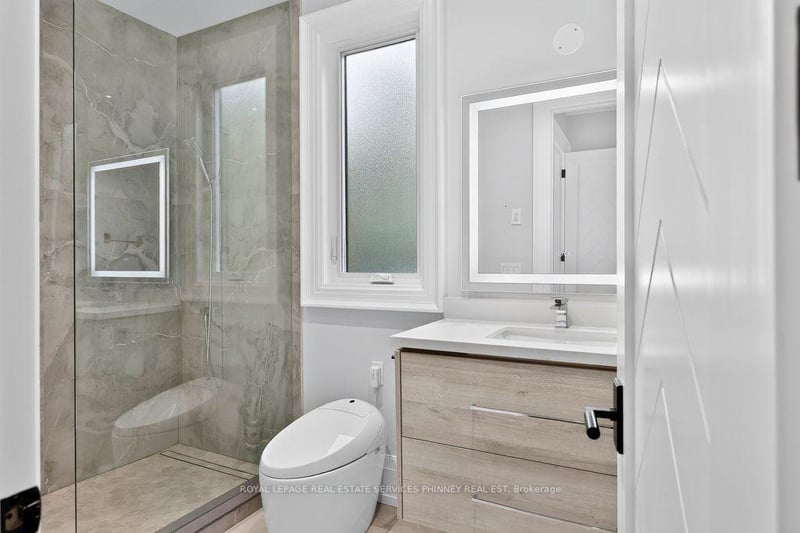 Luxury estate at 533 Carson Lane, Oakville, ON — photo 20
