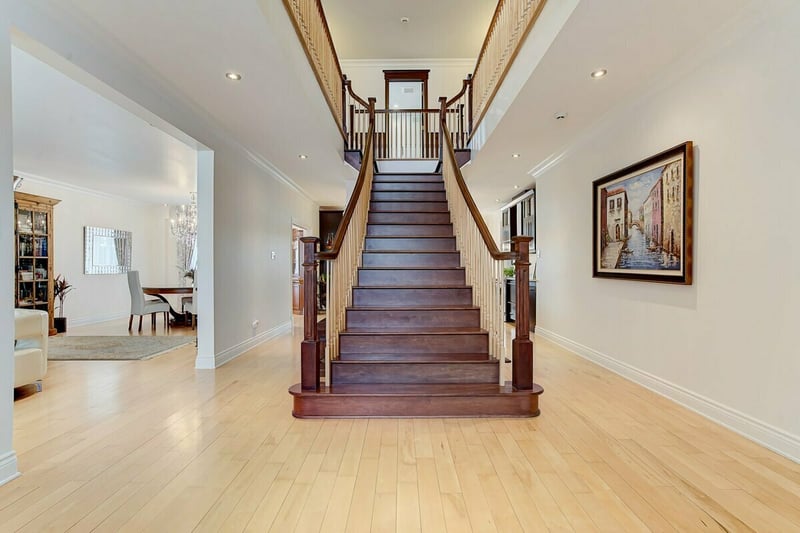 Luxury estate at 2 Rue Duceppe, Candiac — photo 2
