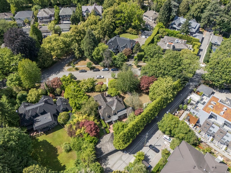 Luxury estate at 4576 Connaught Drive, Vancouver, BC — photo 28