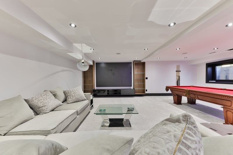 Luxury estate at 621 Sir Richards Road, Mississauga, ON — photo 31