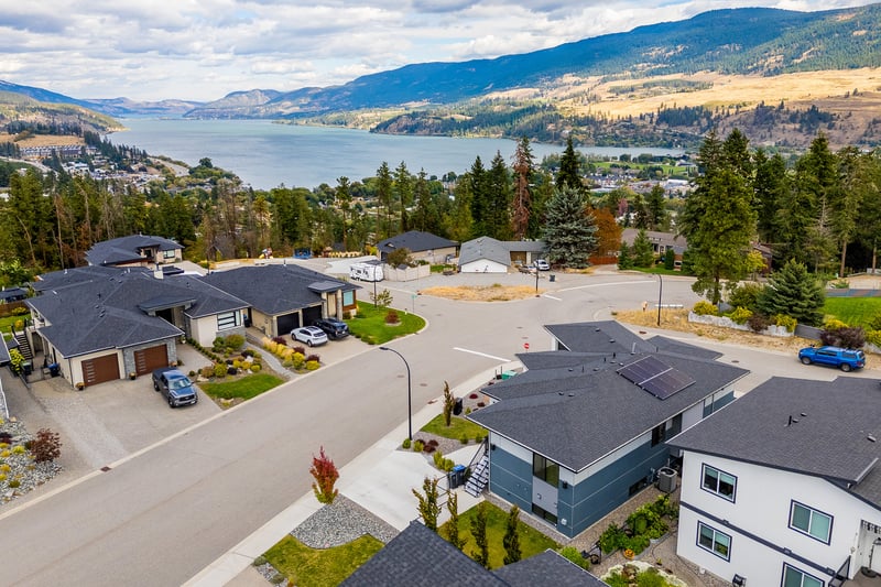 Luxury estate at 11124 Jardines Road, Lake Country, BC — photo 2