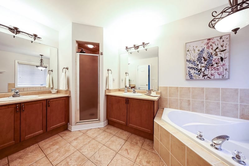 Luxury estate at 140 Humber Forest Court, Vaughan, ON — photo 18