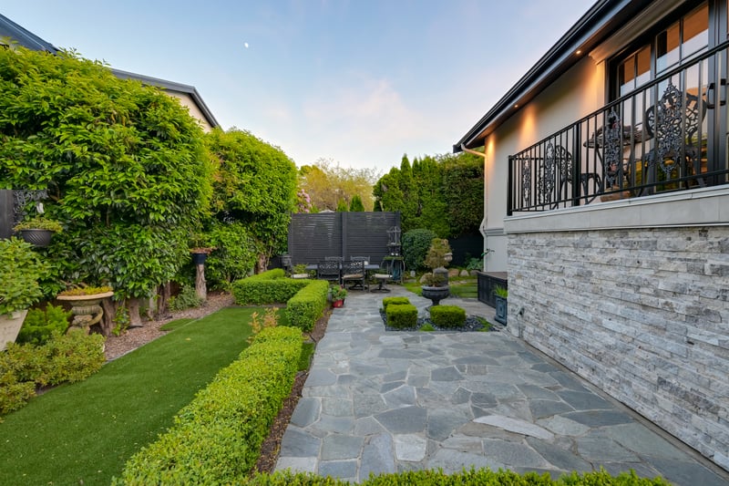 Luxury estate at 867 Victoria Avenue, Victoria, BC — photo 32