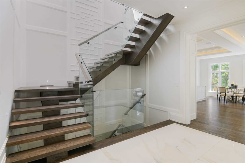 Luxury estate at 15 Bayberry Crescent, Toronto — photo 14