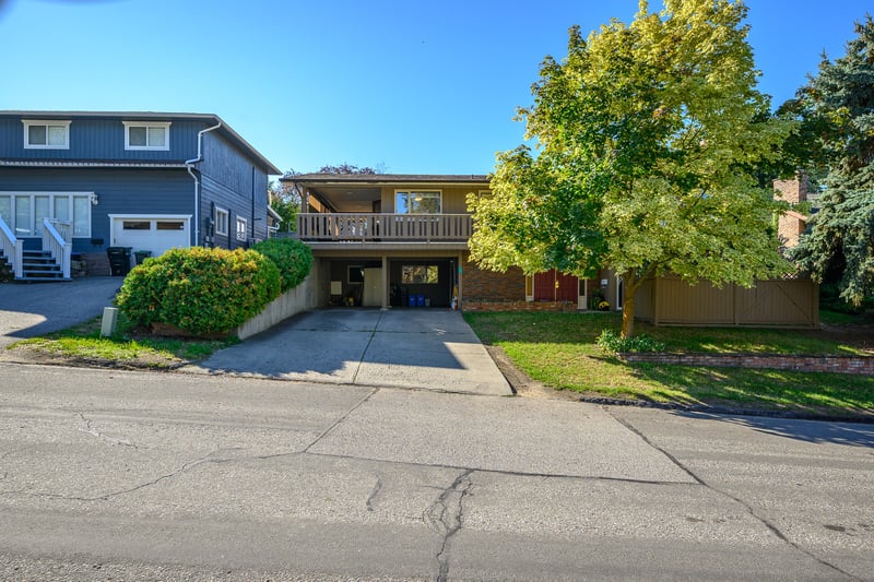 Luxury estate at 1604 39A   Avenue, Vernon, BC — photo 2