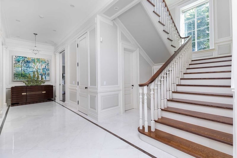 Luxury estate at 2 Montclair Avenue, Toronto — photo 4