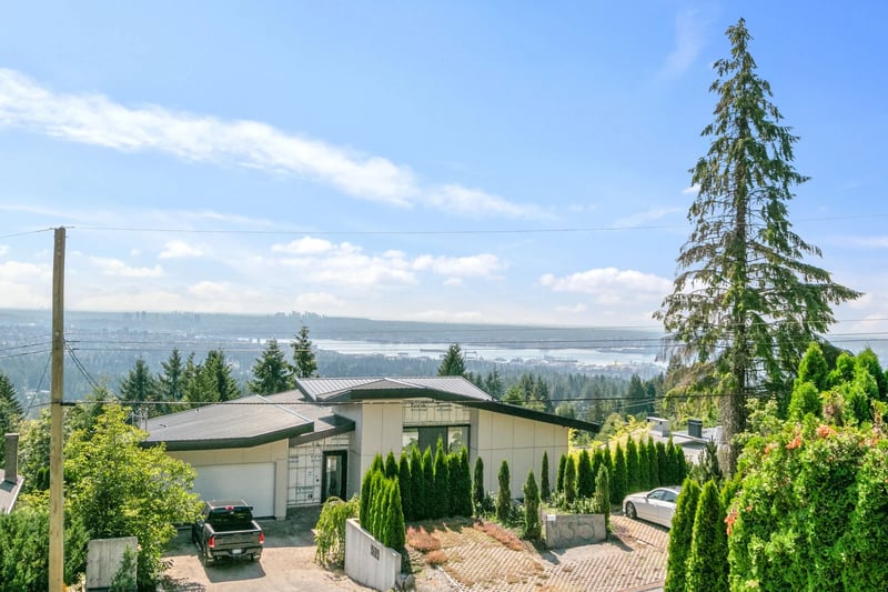 Luxury estate at 530 Craigmohr Drive, West Vancouver, BC — photo 24