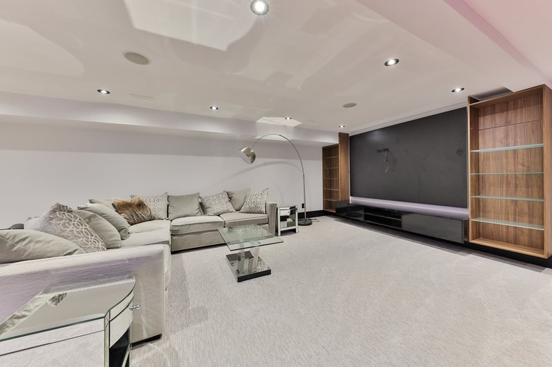 Luxury estate at 621 Sir Richards Road, Mississauga, ON — photo 36