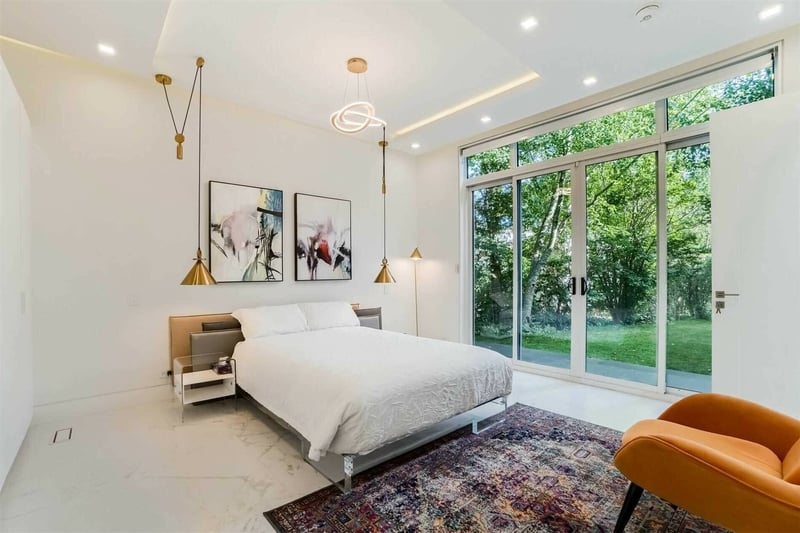 Luxury estate at 560 Shenandoah Drive N, Mississauga — photo 10
