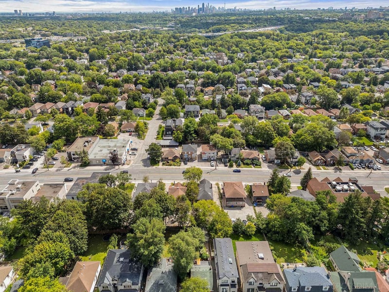 Luxury estate at 110-112 Sheppard Avenue West, Toronto, ON — photo 2