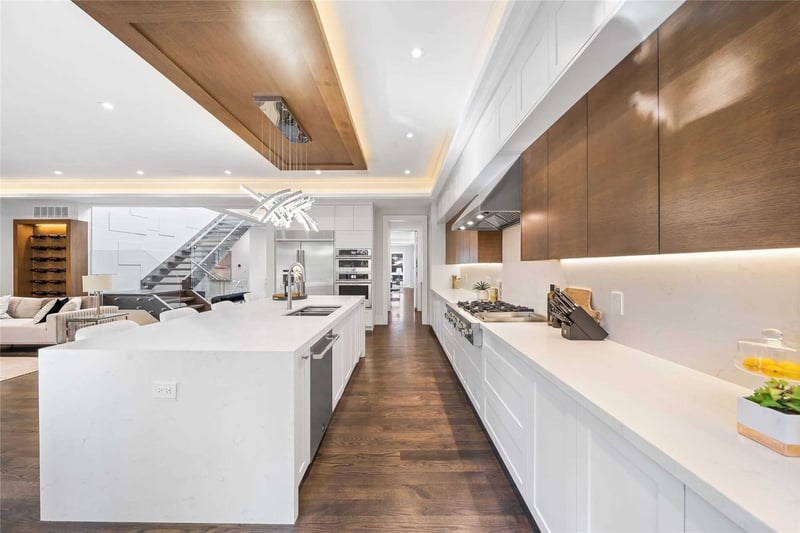 Luxury estate at 93 Tamworth Road, Toronto — photo 4
