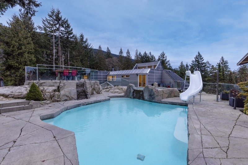 Luxury estate at 3722 Southridge Place, West Vancouver, BC — photo 6