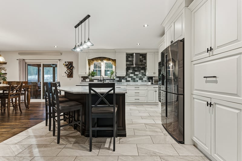 Luxury estate at 265 Rue Rosedale, Ayer's Cliff, QC — photo 8