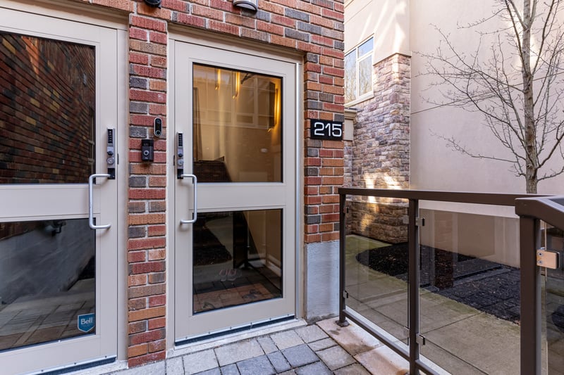 Luxury estate at 397 King Street West unit 215, Dundas, ON — photo 7