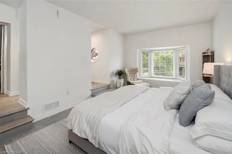 Luxury estate at 381 Queen Street South, Hamilton, ON — photo 14