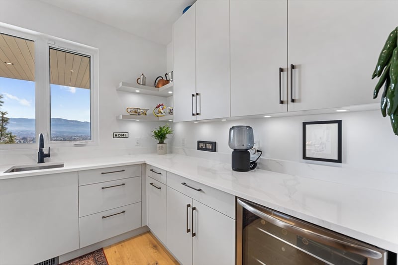 Luxury estate at 861 Boynton Place, Kelowna, BC — photo 9