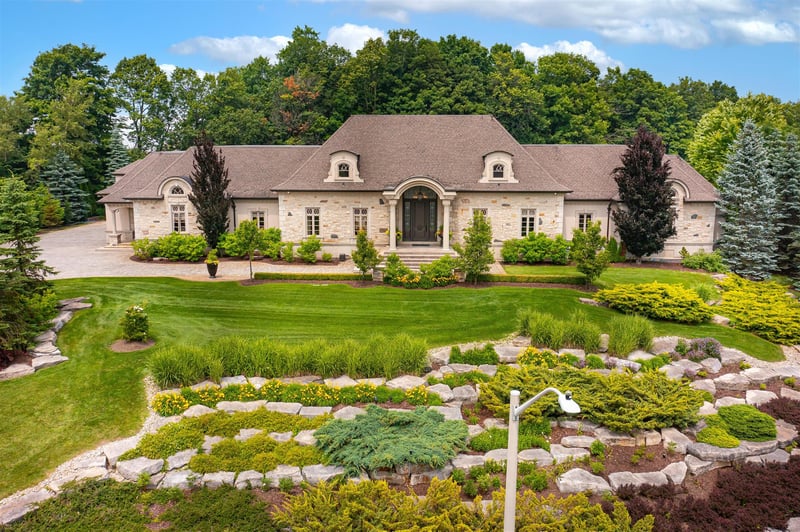 Luxury estate at 95 Eden Vale Dr, King City, ON — photo 4
