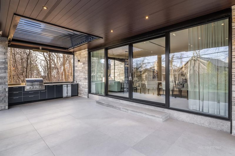 Luxury estate at 45 Place Kathleen Laing, Dorval, QC — photo 11