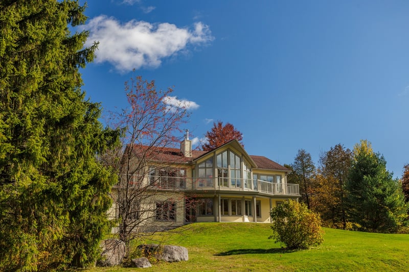 Luxury estate at 34 Rue des Tangaras, Orford, QC — photo 1