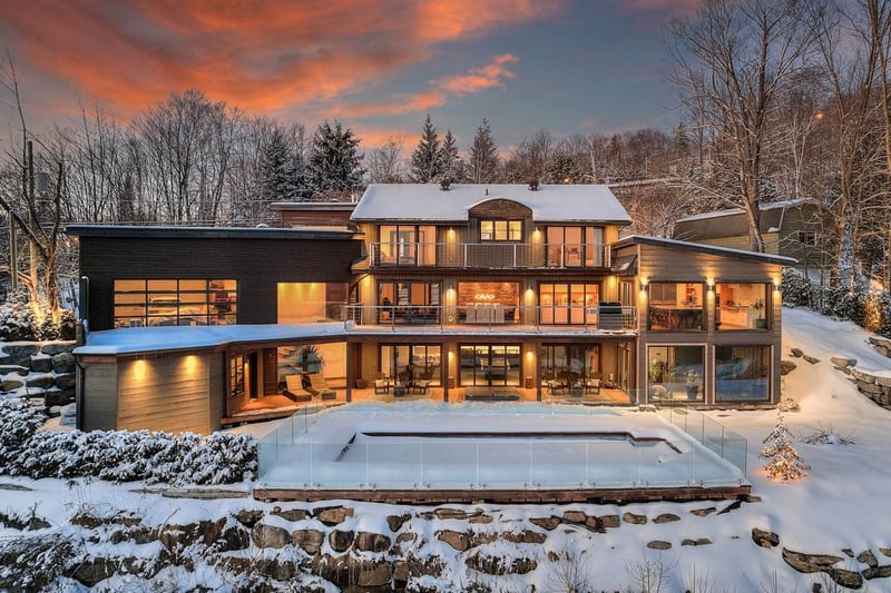 Luxury estate at 280 Rue de la Grande-Corniche, Sainte-Adele — photo 1
