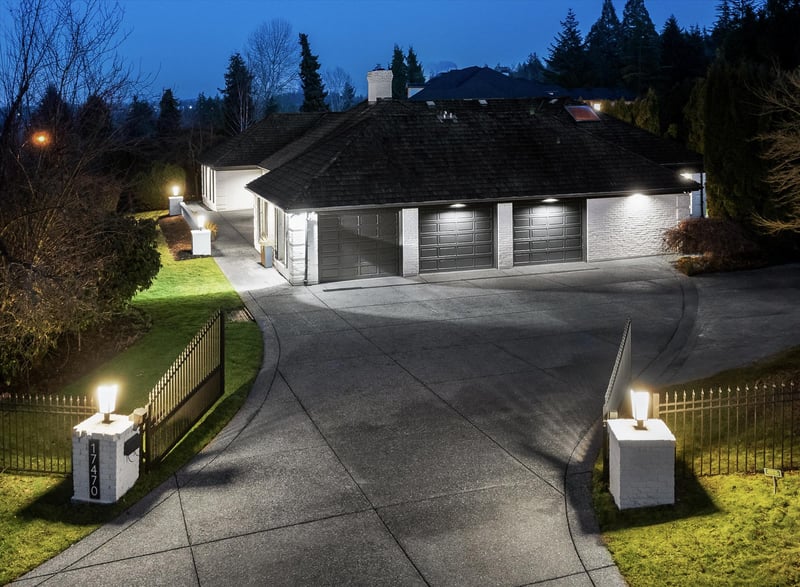 4-bedroom luxury home in 17470 28b Ave, Surrey, BC