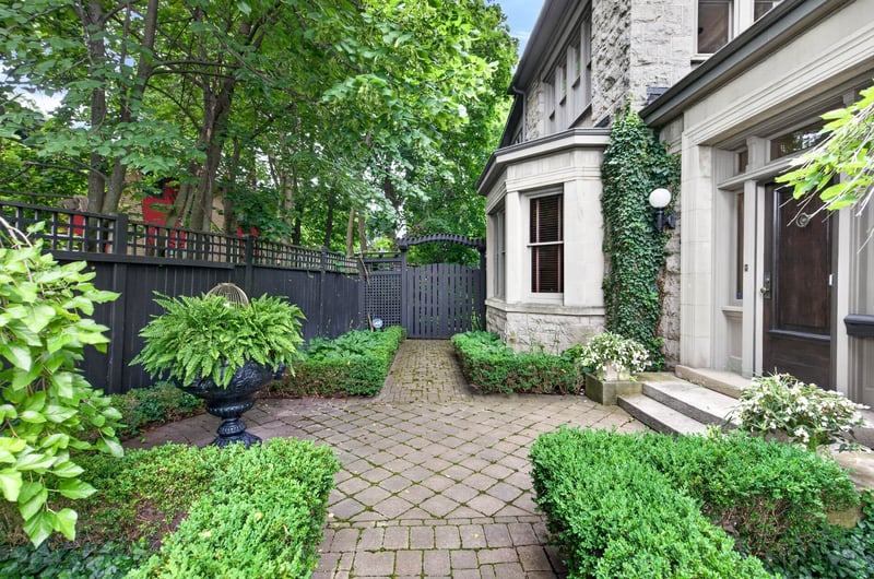 Luxury estate at 77 Claremont Drive, Hamilton, ON — photo 3