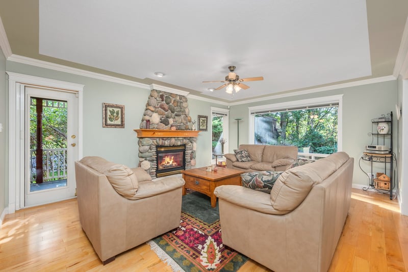 Luxury estate at 9725 Cameron Road, Vernon, BC — photo 9