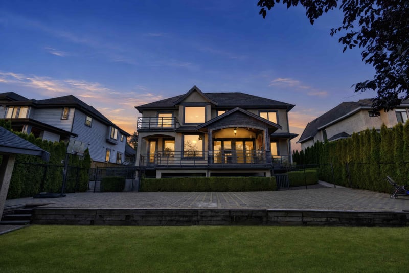 Luxury estate at 16636 57 Avenue, Surrey, BC — photo 4