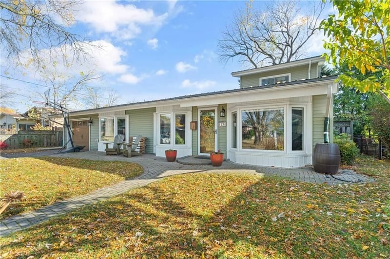 Luxury estate at 5134 Shirley Avenue, Niagara Falls, ON — photo 4