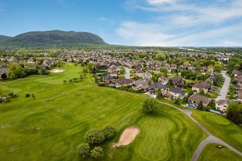 Luxury estate at 199 Rue des Français, Mont-Saint-Hilaire, QC — photo 31