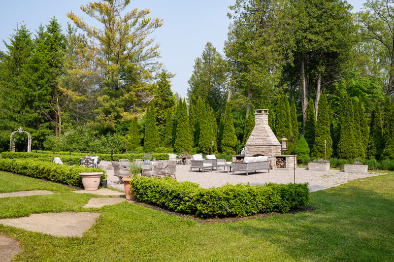 Luxury estate at 2 Vanvalley Drive, Whitchurch-Stouffville, ON — photo 3